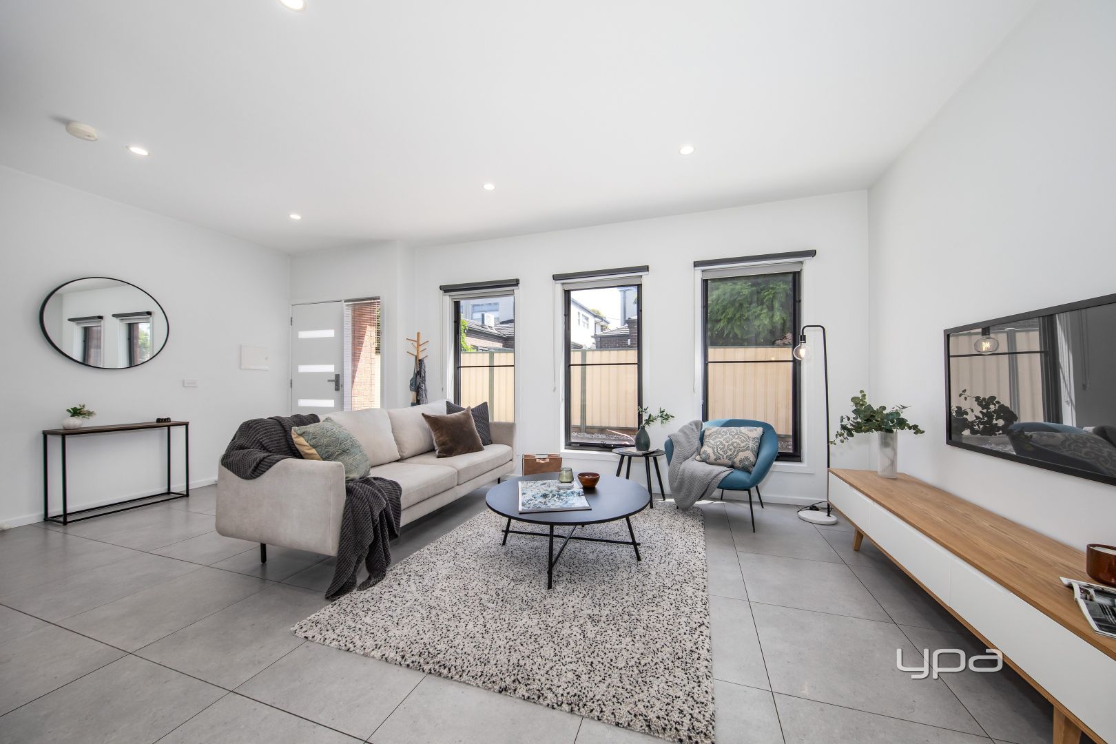 2/8 Montrose Court, Sydenham VIC 3037, Image 2