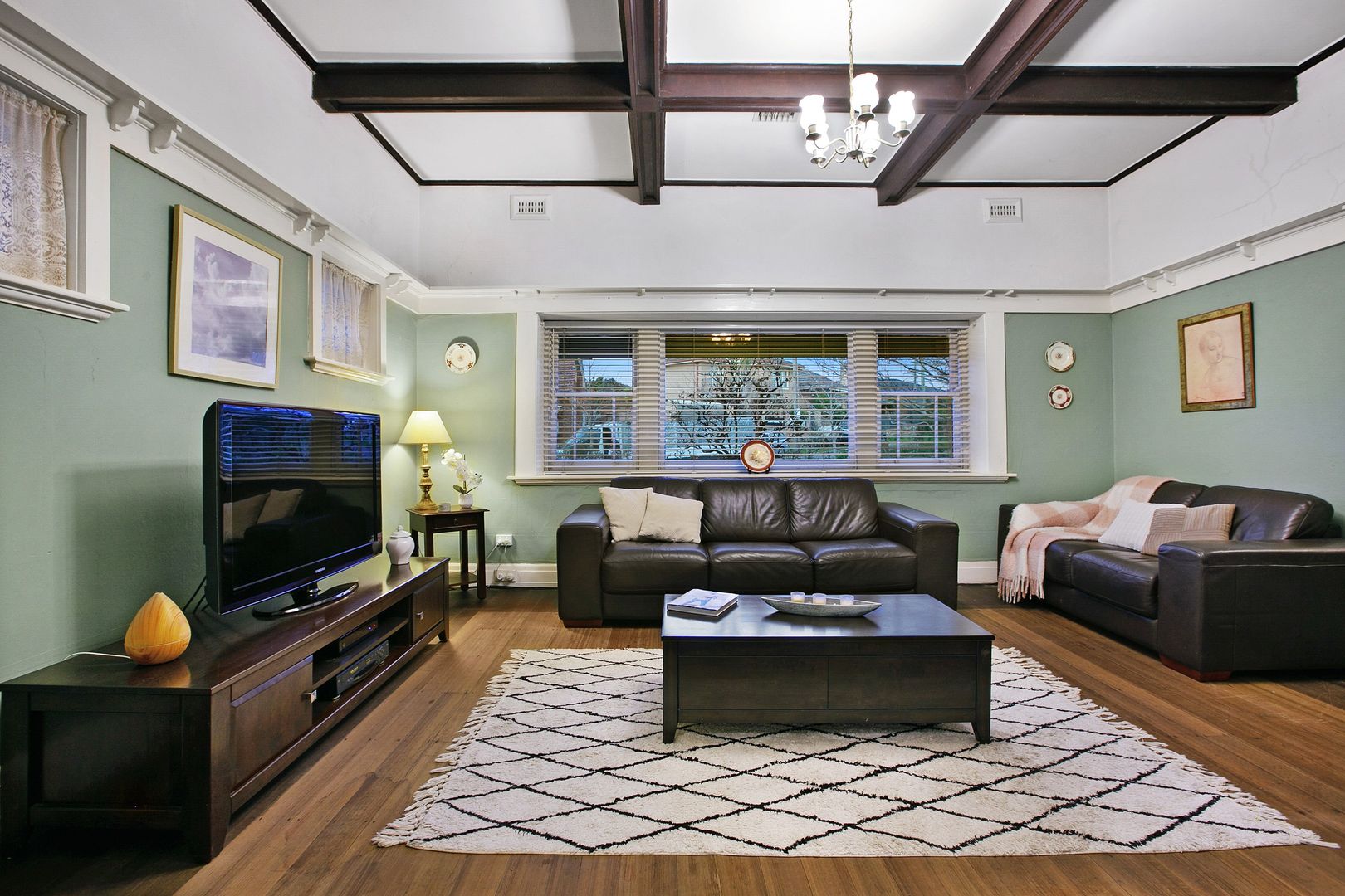 16 Kinkora Road, Reservoir VIC 3073 Domain