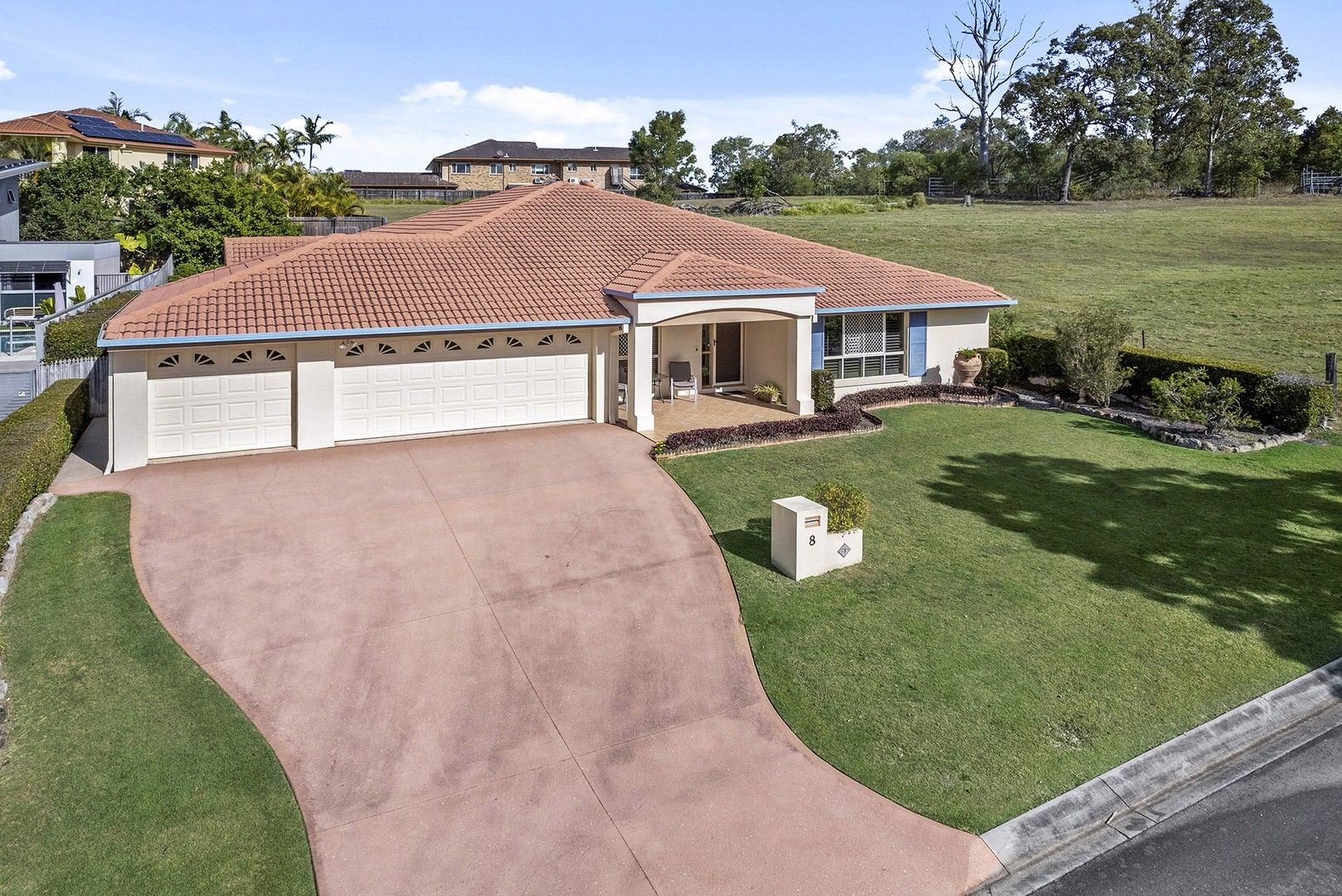 5 bedrooms House in 8 Pepper Street BRIDGEMAN DOWNS QLD, 4035