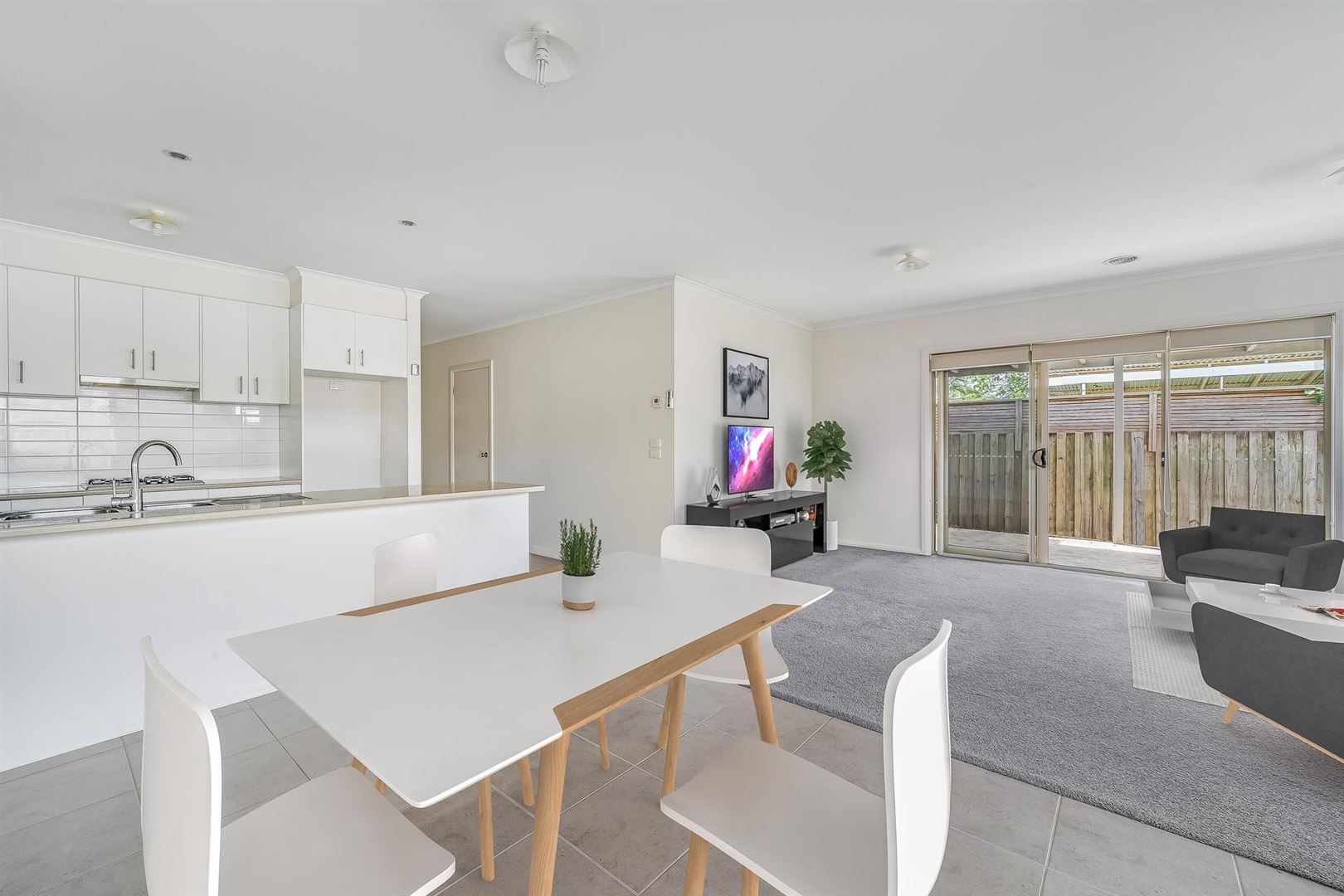 2/41 Wilsons Road, Newcomb VIC 3219, Image 2