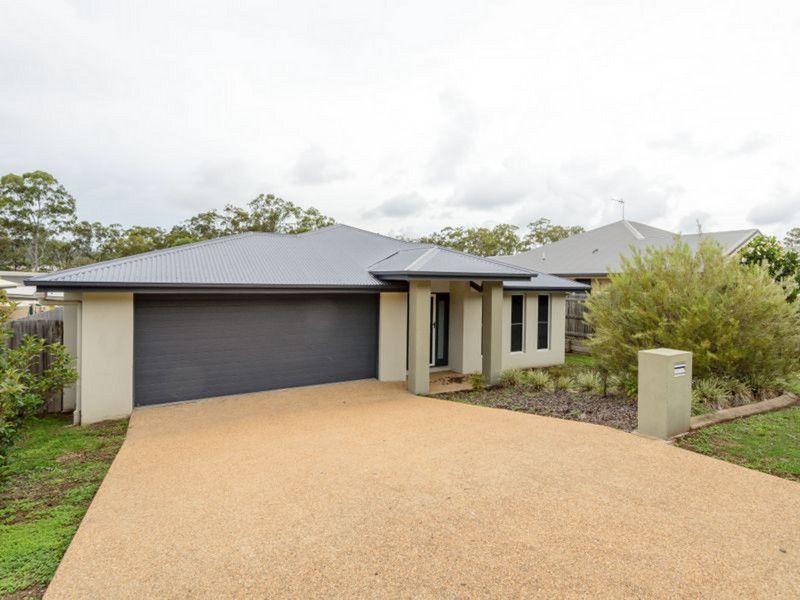 4 bedrooms House in 19 Iris Road KIRKWOOD QLD, 4680