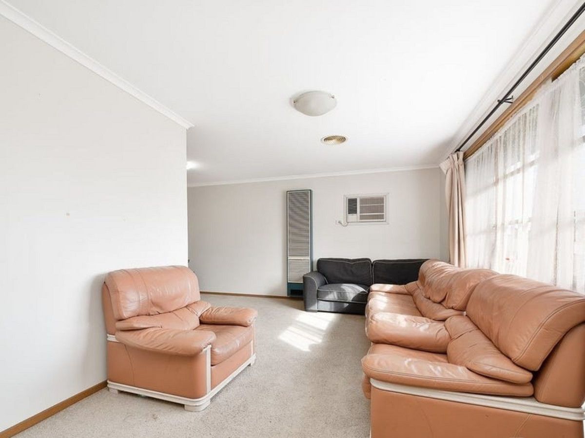 9 Baileys Court, Meadow Heights VIC 3048, Image 2