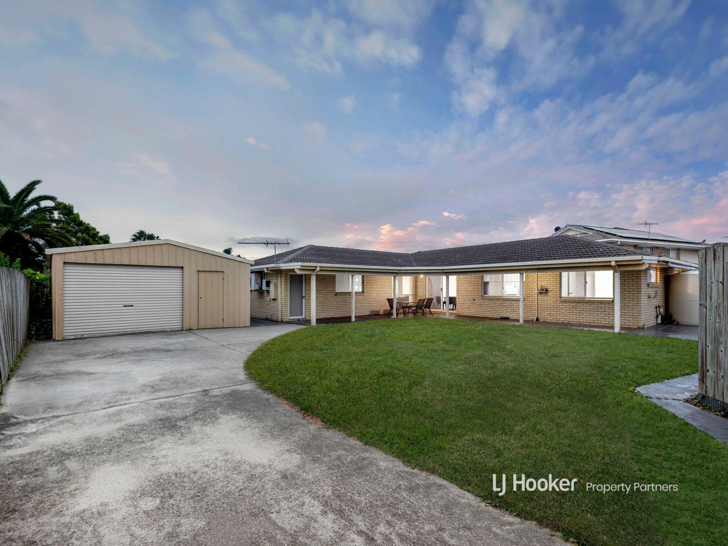 12 Lindeman Place, Eight Mile Plains QLD 4113, Image 2