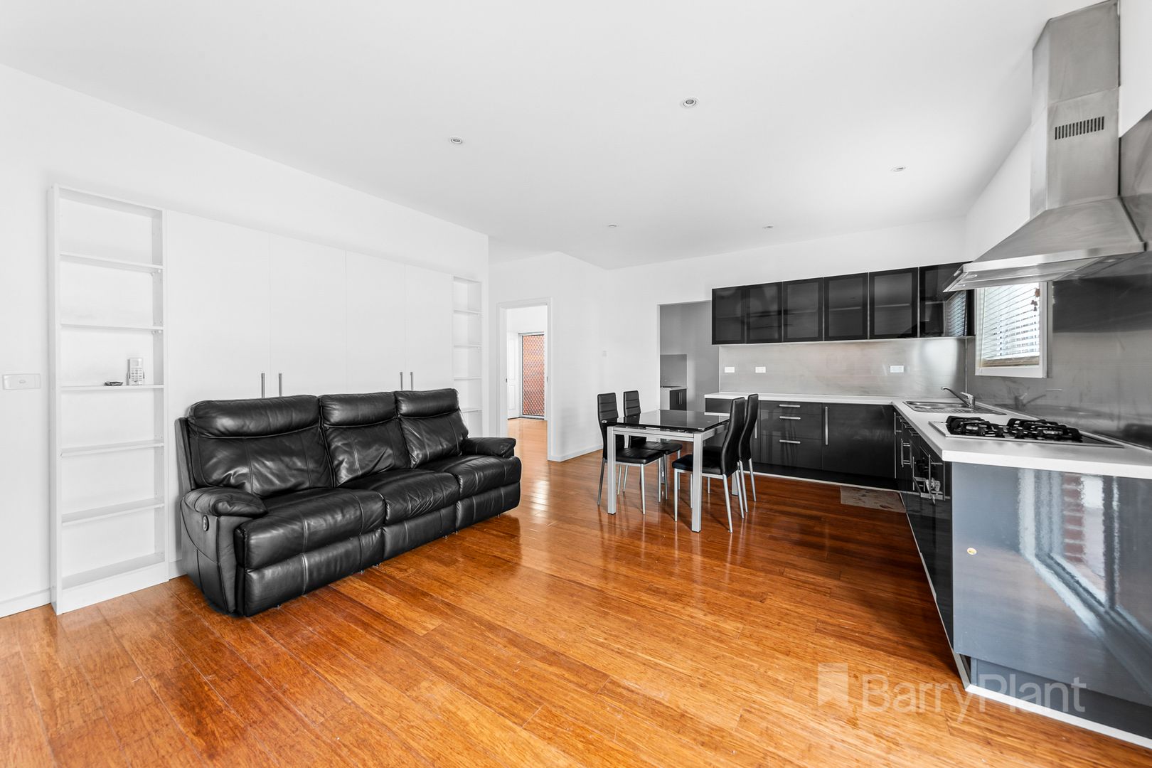 2/30 Ford Avenue, Sunshine North VIC 3020, Image 1