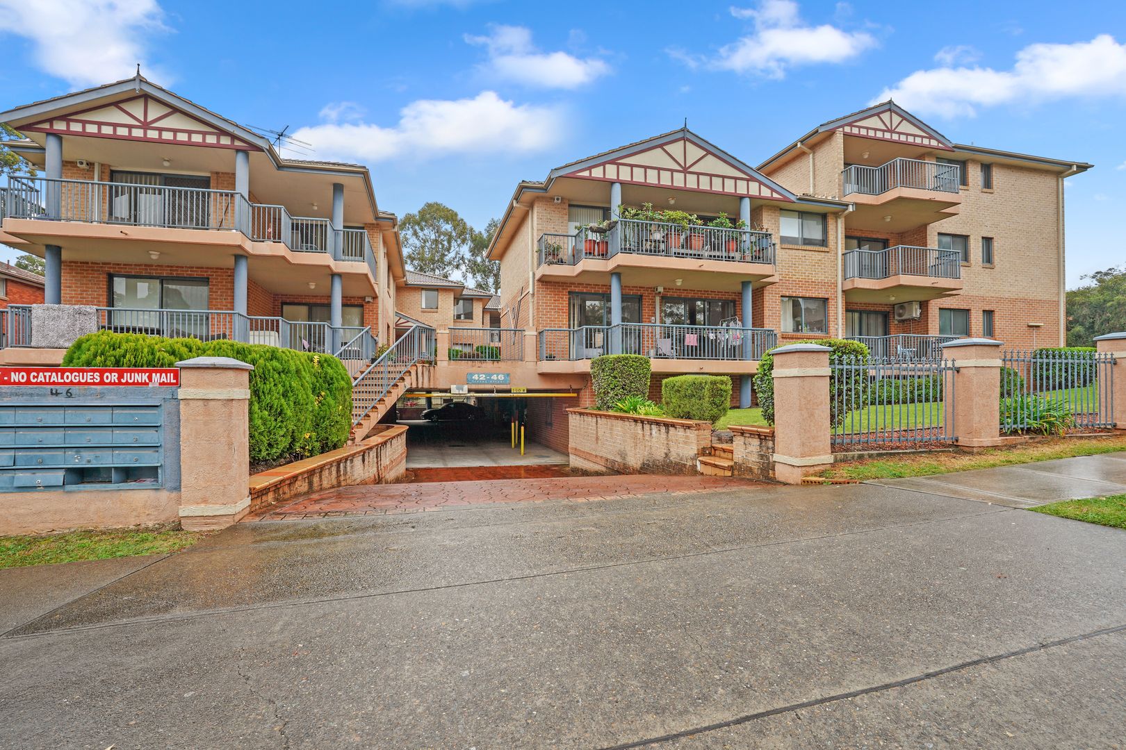 2 bedrooms House in 6/42-46 Treves Street MERRYLANDS NSW, 2160