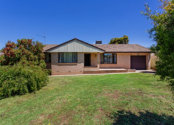 1 Coolabah Crescent, Cowra NSW 2794