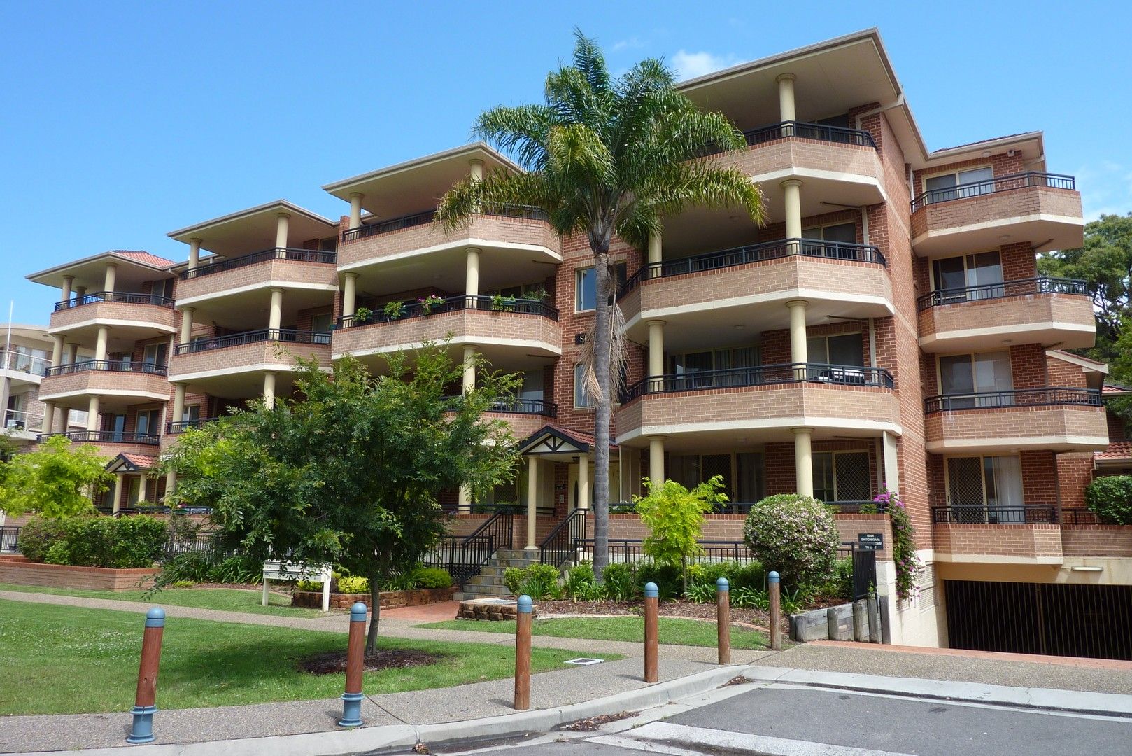 2 bedrooms Apartment / Unit / Flat in 8/20-24 Mansfield Ave CARINGBAH NSW, 2229