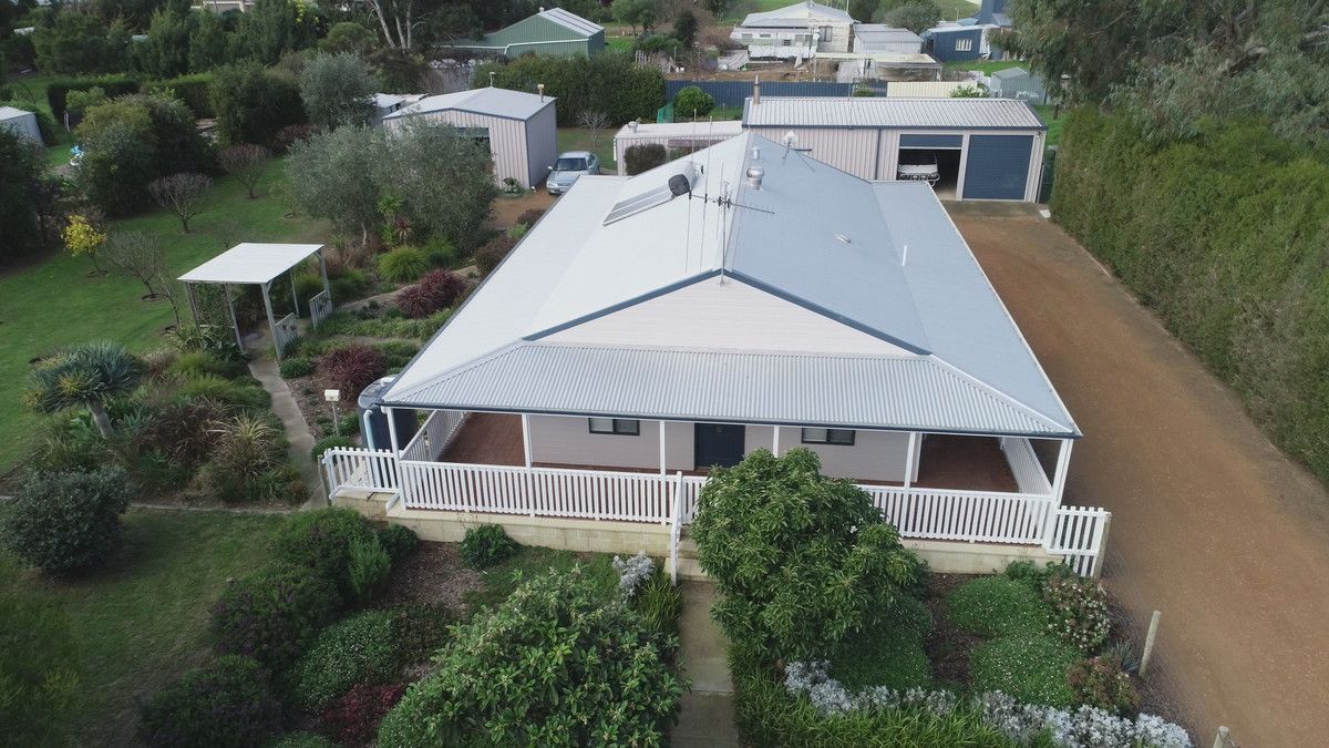4 bedrooms House in 132 Seventh Avenue KENDENUP WA, 6323