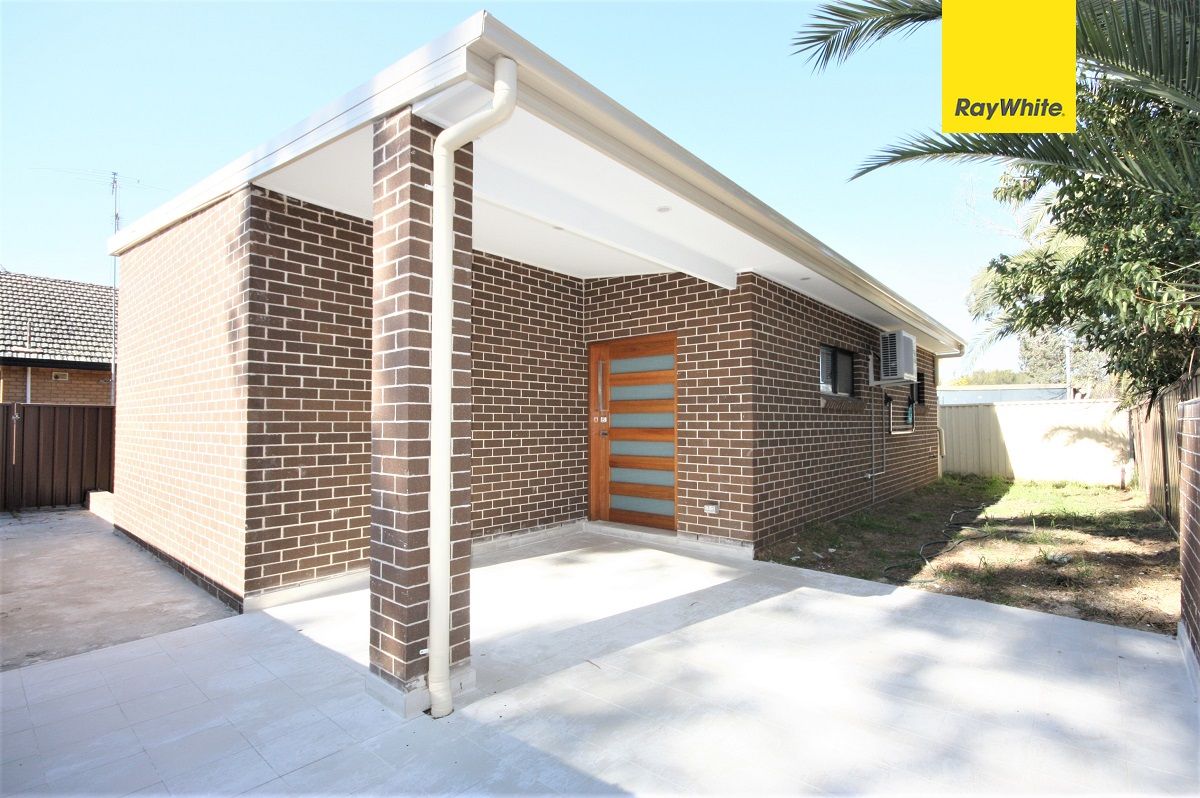 3 bedrooms House in 11A Alexander Crescent MACQUARIE FIELDS NSW, 2564