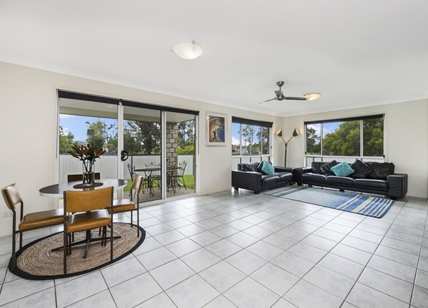 2/3 Sandhurst Crescent, Upper Coomera QLD 4209