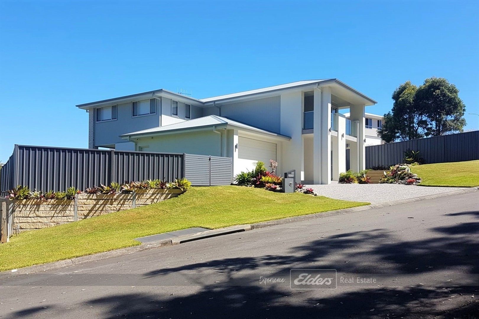 4 bedrooms House in 32 Scarborough Circuit RED HEAD NSW, 2430