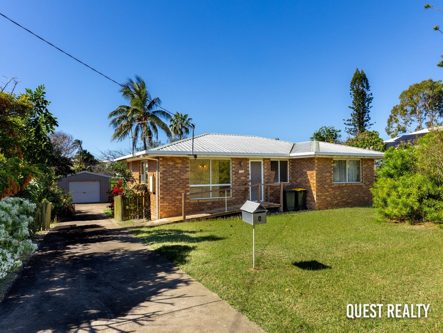 3 bedrooms House in 1 BLUEWATER DRIVE ELLIOTT HEADS QLD, 4670