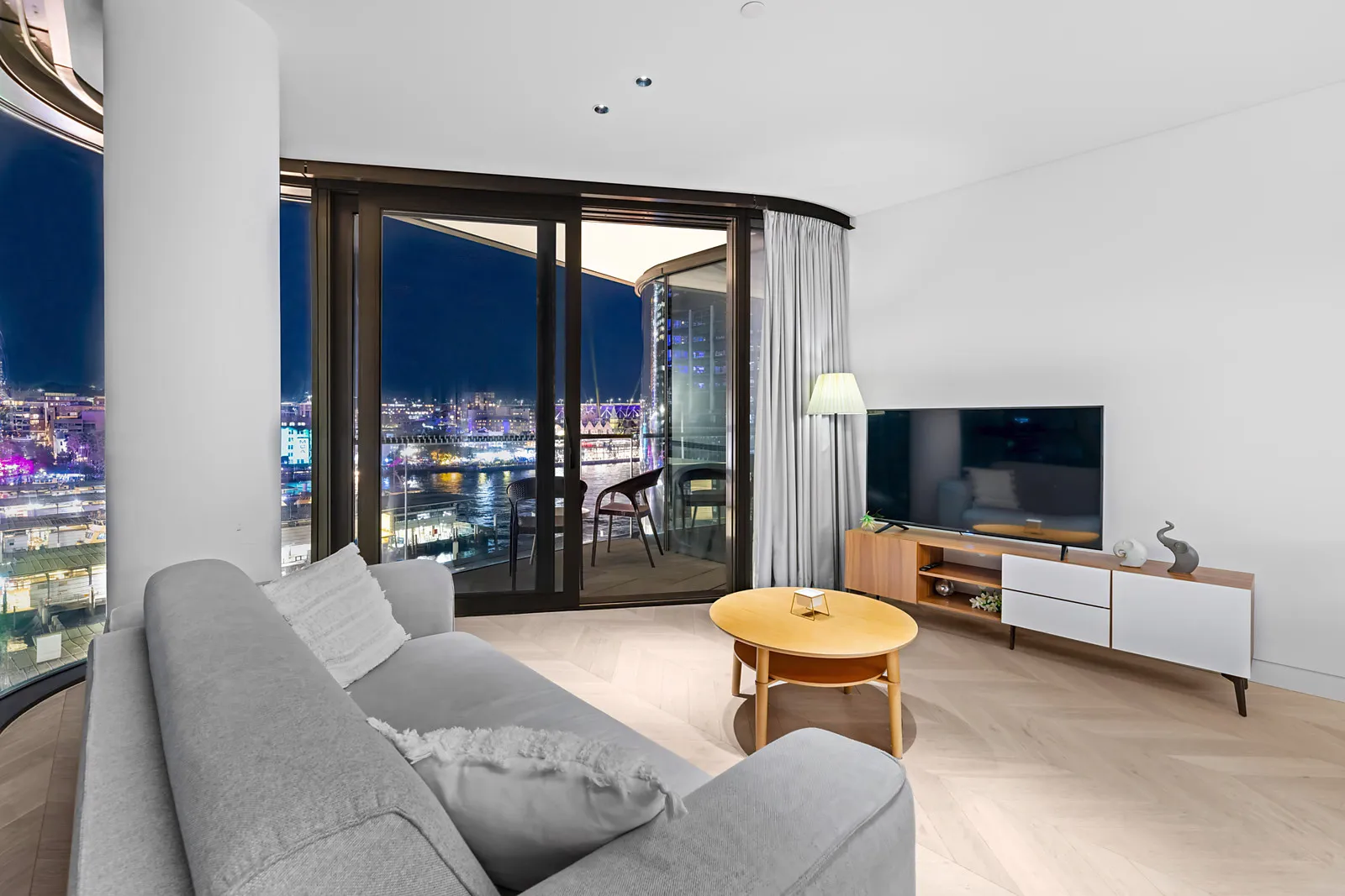 Apartment in Sydney, Quay Quarter - View 2