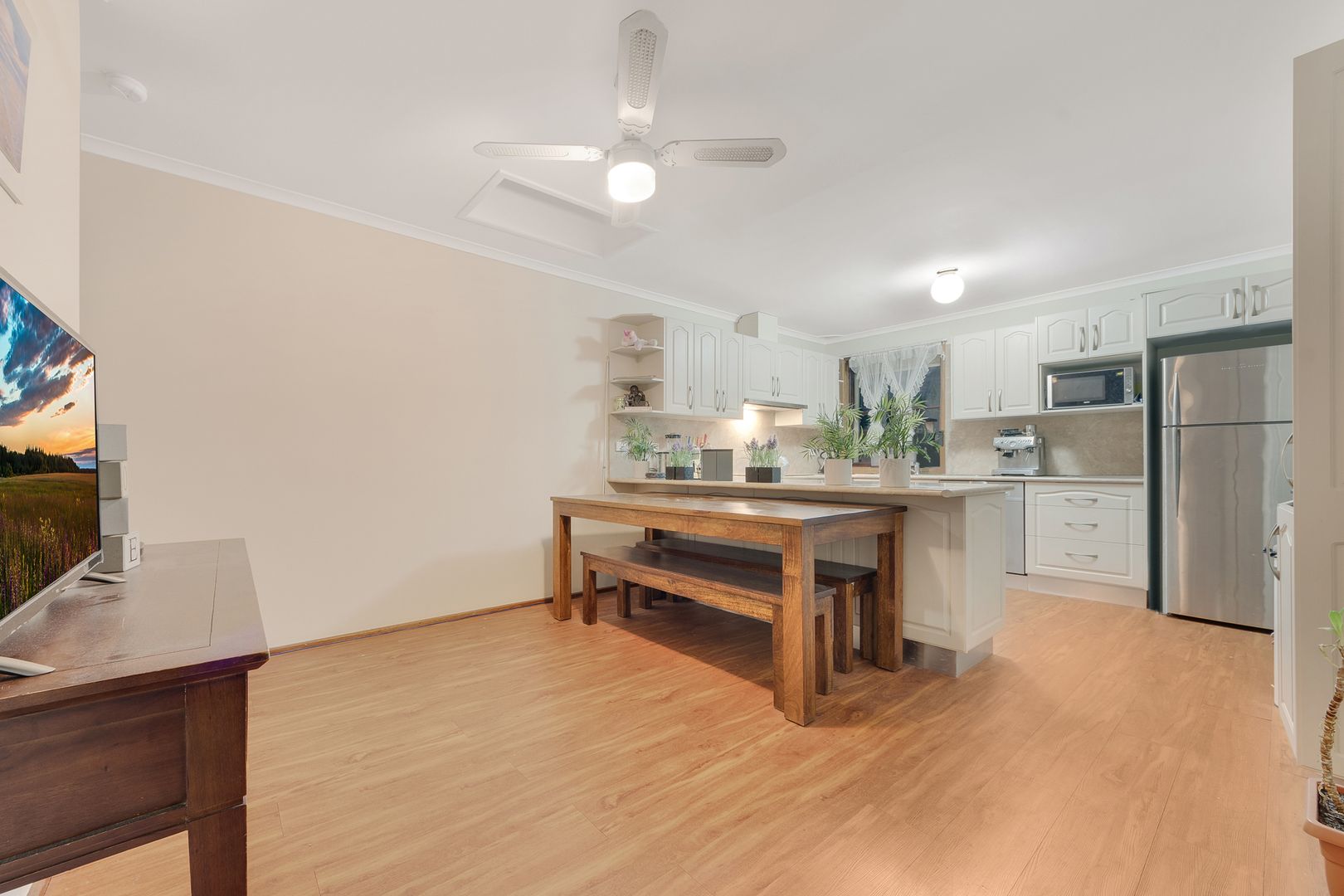 69 Elouera Crescent, Woodbine NSW 2560, Image 2