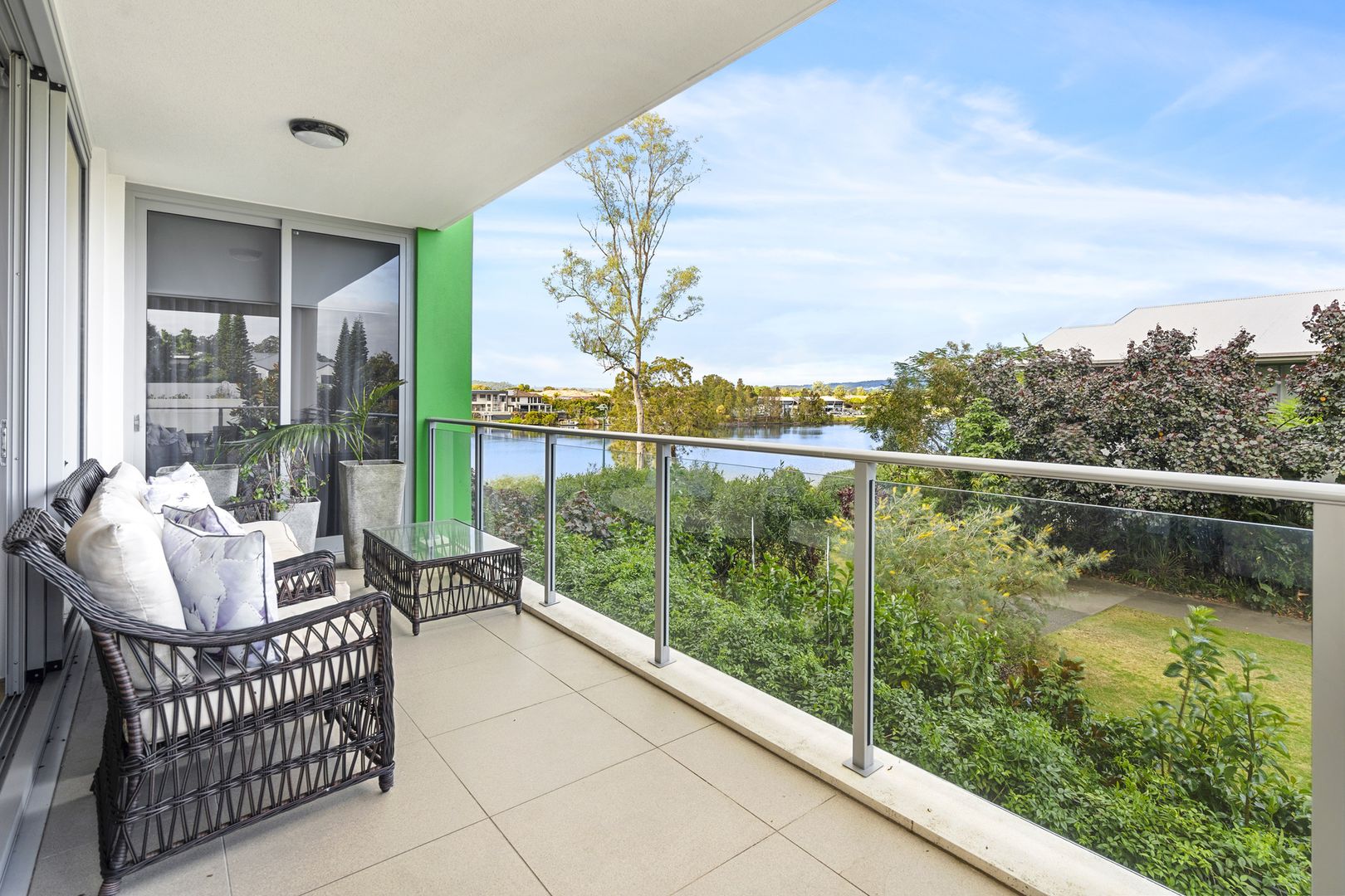 323/33 Lakefront Crescent, Varsity Lakes QLD 4227, Image 2