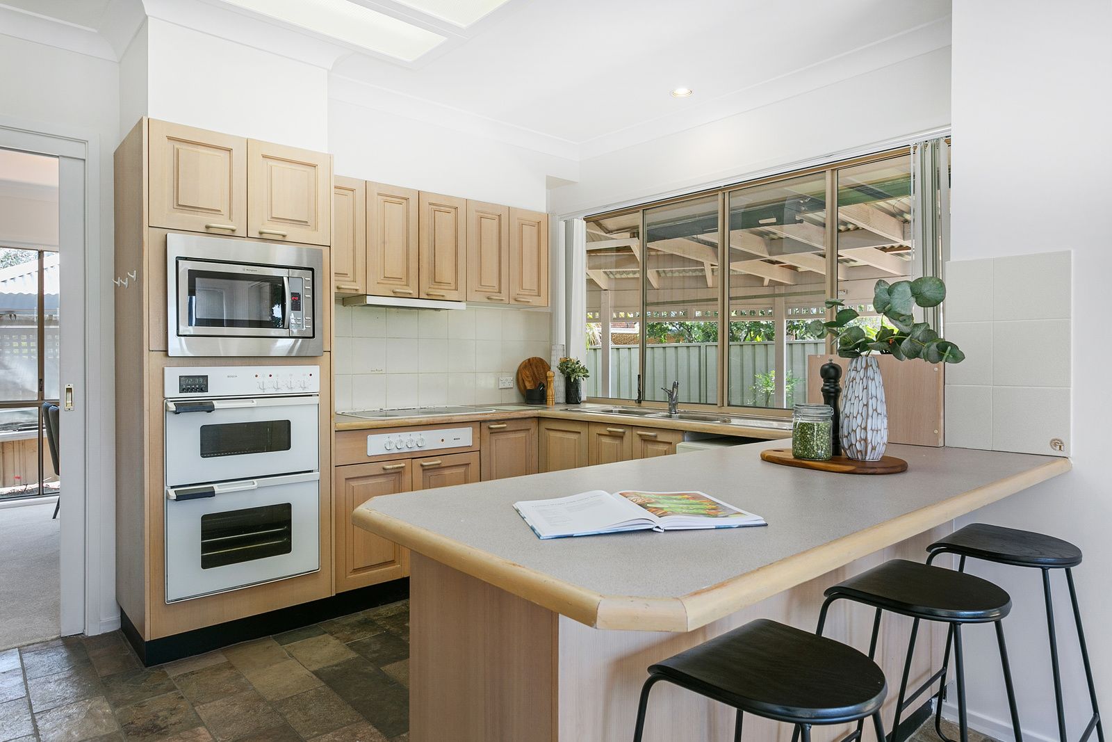 9 Angas Close, Barden Ridge NSW 2234, Image 2