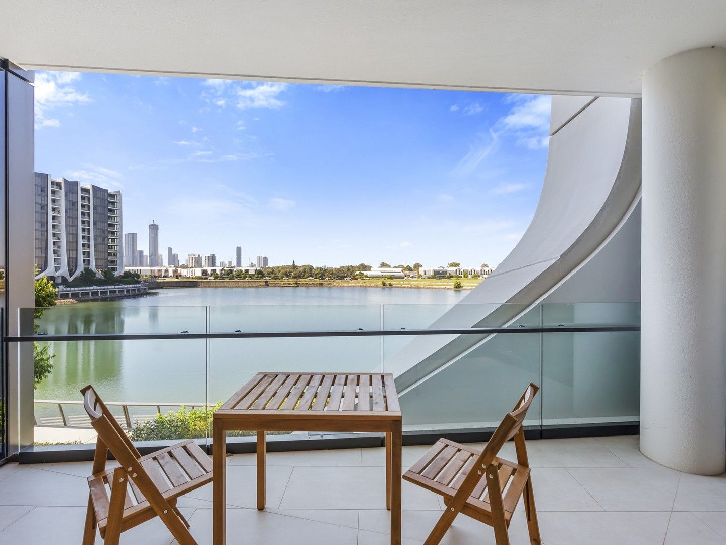 2 bedrooms Apartment / Unit / Flat in 3202/24 The Lanes Blvd MERMAID WATERS QLD, 4218