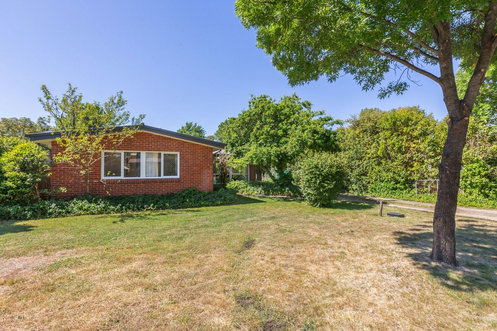 4 bedrooms House in 7 Barney Street DOWNER ACT, 2602