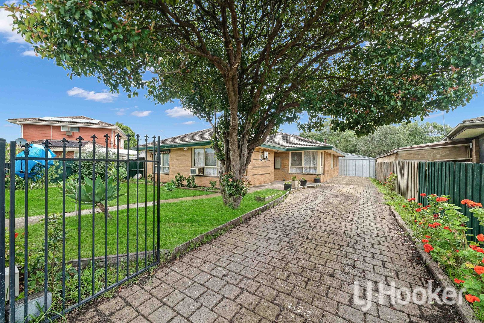 1 Blaxland Road, Melton South VIC 3338, Image 2