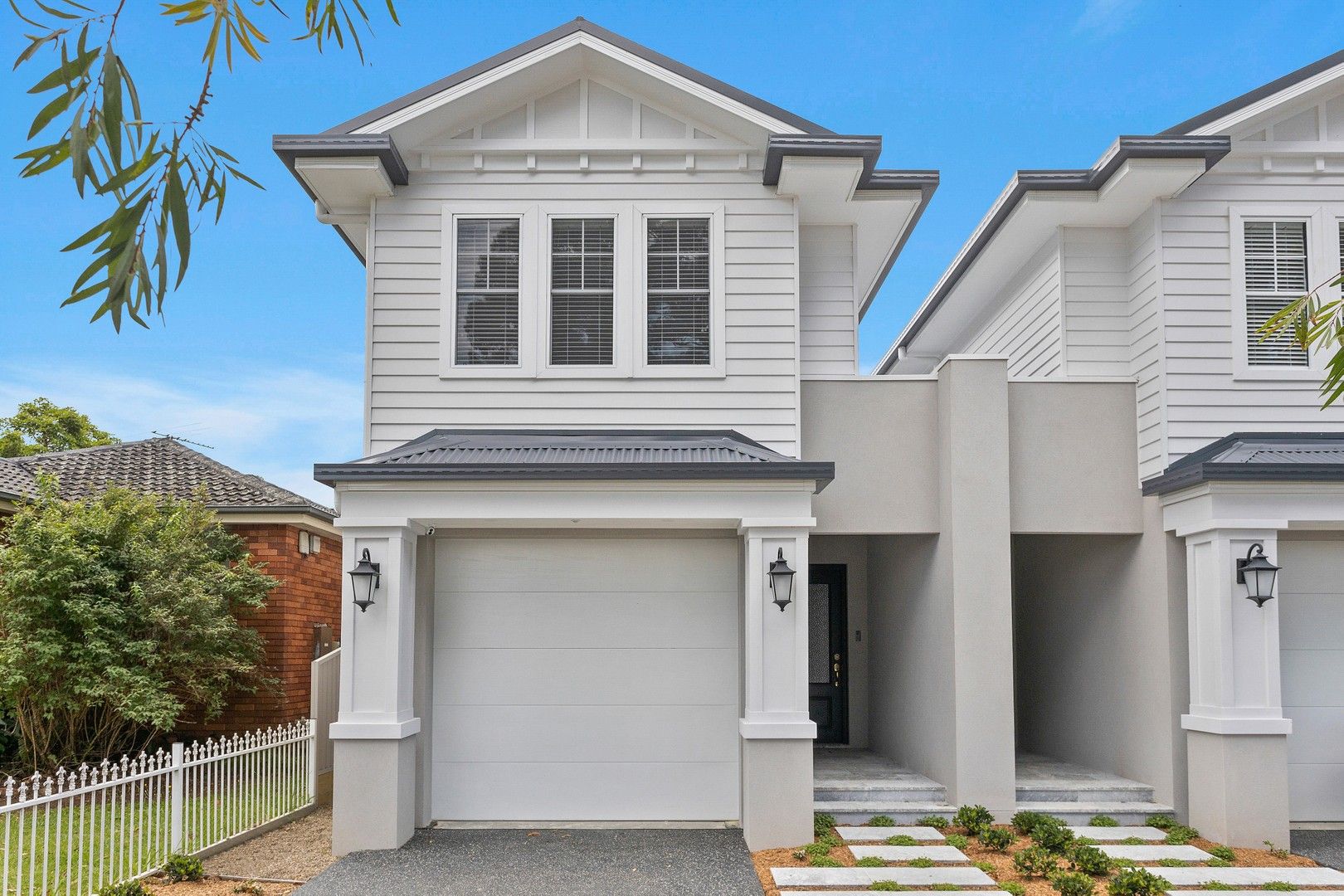 4 bedrooms Duplex in 32 Balmoral Road MORTDALE NSW, 2223