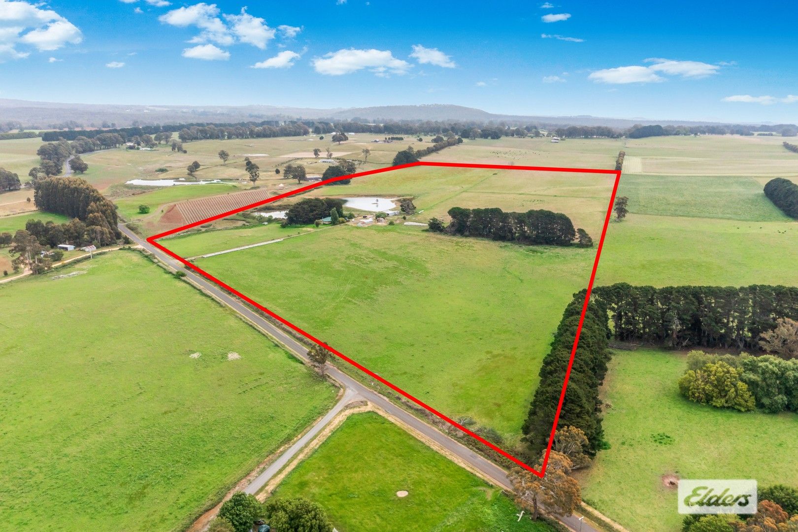 4 bedrooms Rural in 61 Coliban Road TRENTHAM VIC, 3458