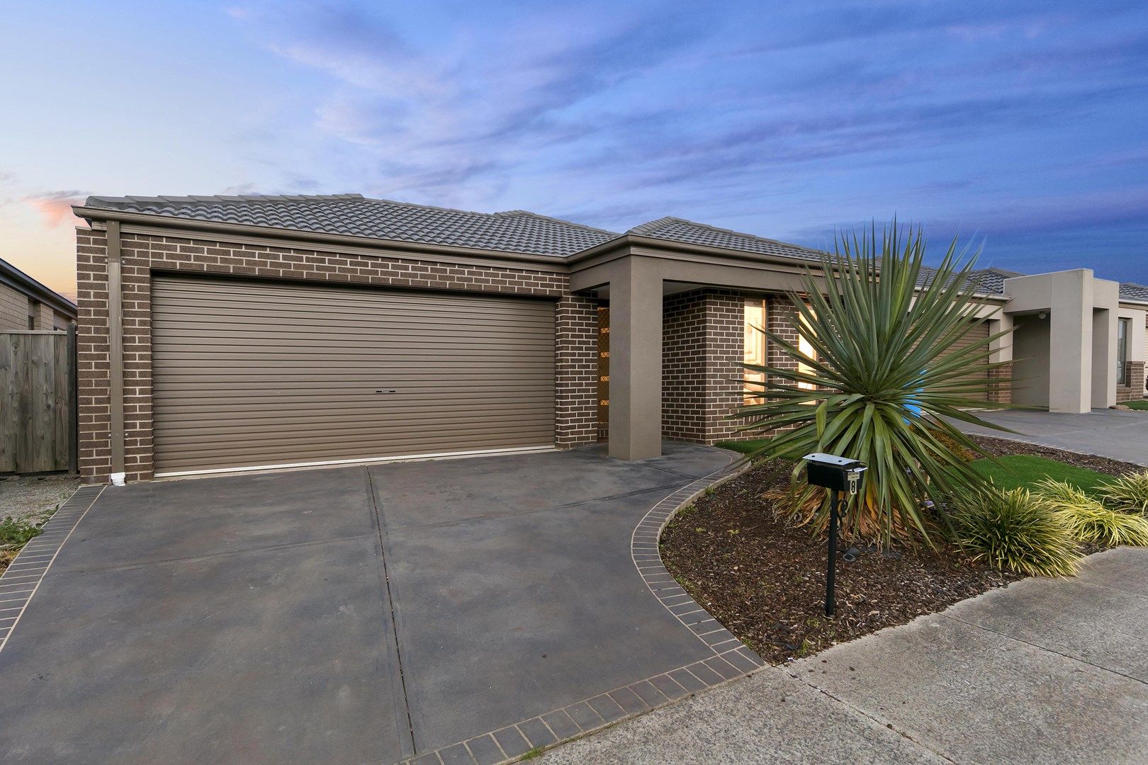 8 Sutton Rise, Cranbourne North VIC 3977, Image 0