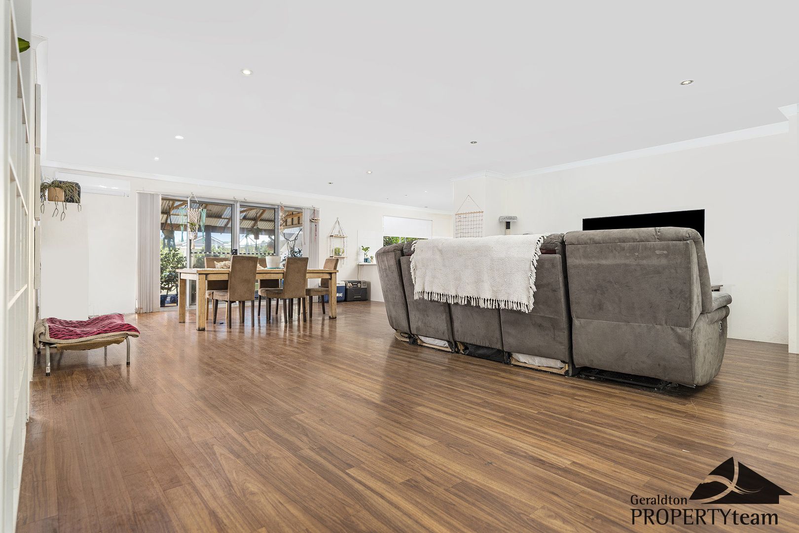 4 Reef Blvd, Drummond Cove WA 6532 Domain