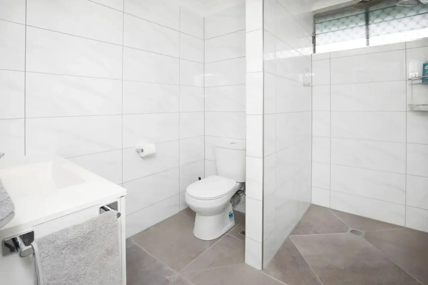 Additional image 5 of 4/248 Sheridan Street, Cairns North QLD 4870