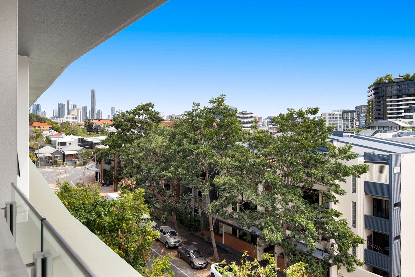 2 bedrooms Apartment / Unit / Flat in 409/113 Commercial Road TENERIFFE QLD, 4005
