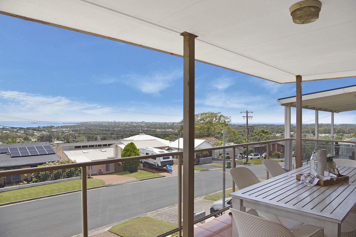 8 Peak Street, Bateau Bay NSW 2261, Image 2