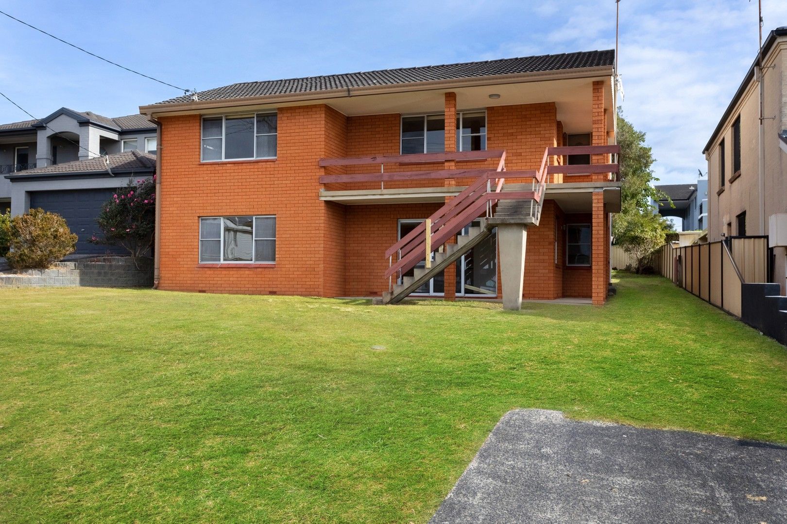 2 bedrooms Apartment / Unit / Flat in 19 Currawong St BLUE BAY NSW, 2261
