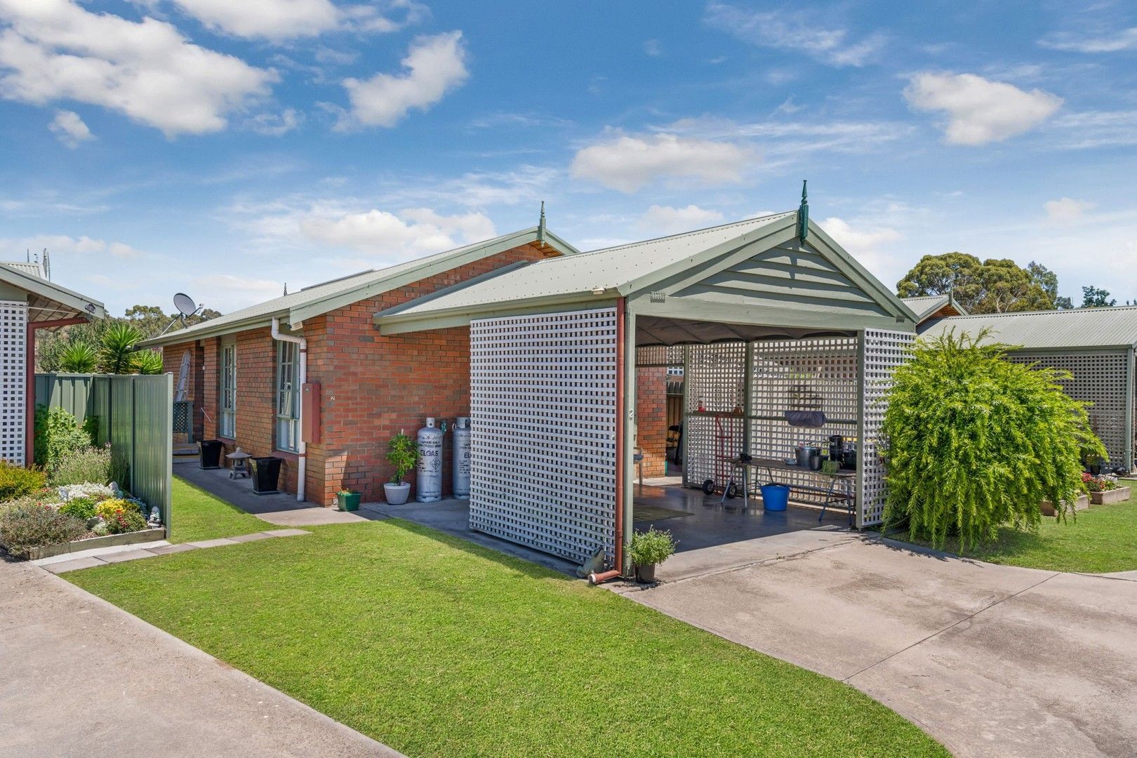 2 bedrooms Apartment / Unit / Flat in 2/1 Hospital Street HEATHCOTE VIC, 3523