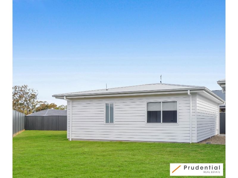 2 bedrooms Apartment / Unit / Flat in 5a Wild Flower Place TAHMOOR NSW, 2573