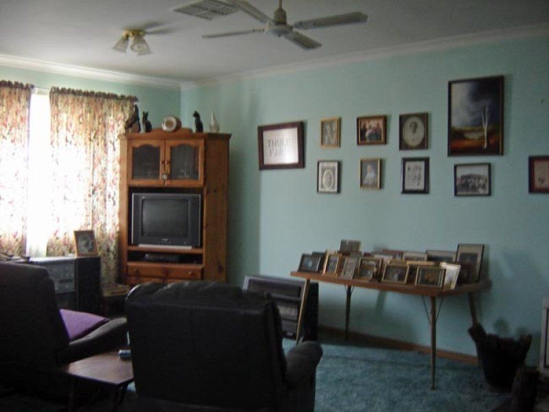 30 Felspar Street, Narrogin WA 6312 House For Rent 330 Domain