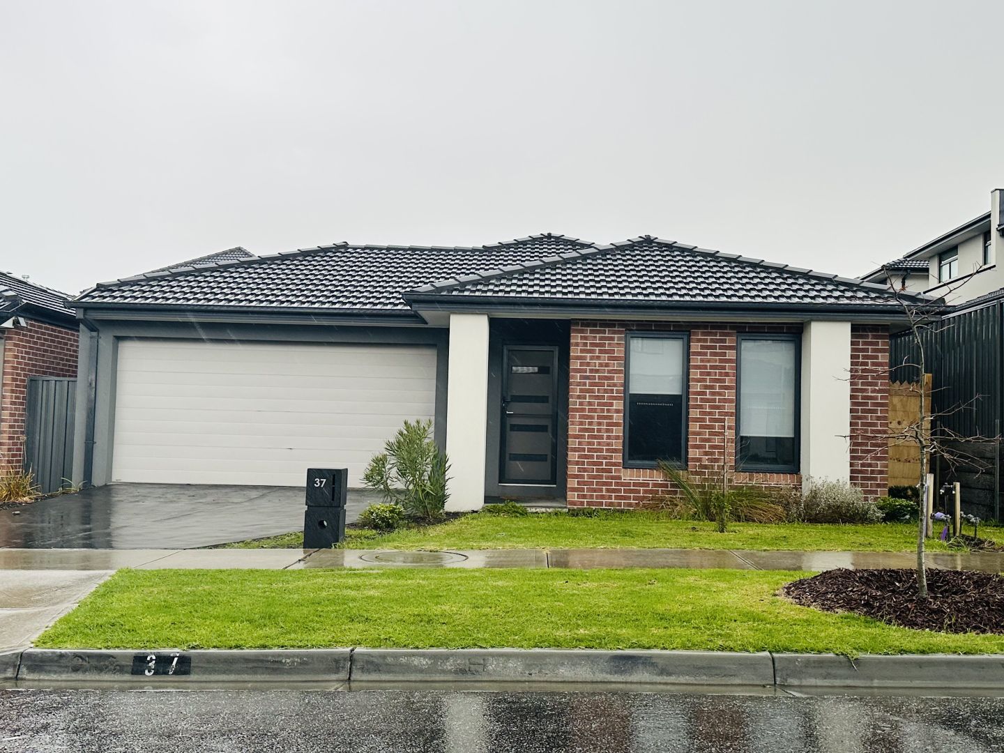 37 Amesbury Way, Clyde North VIC 3978