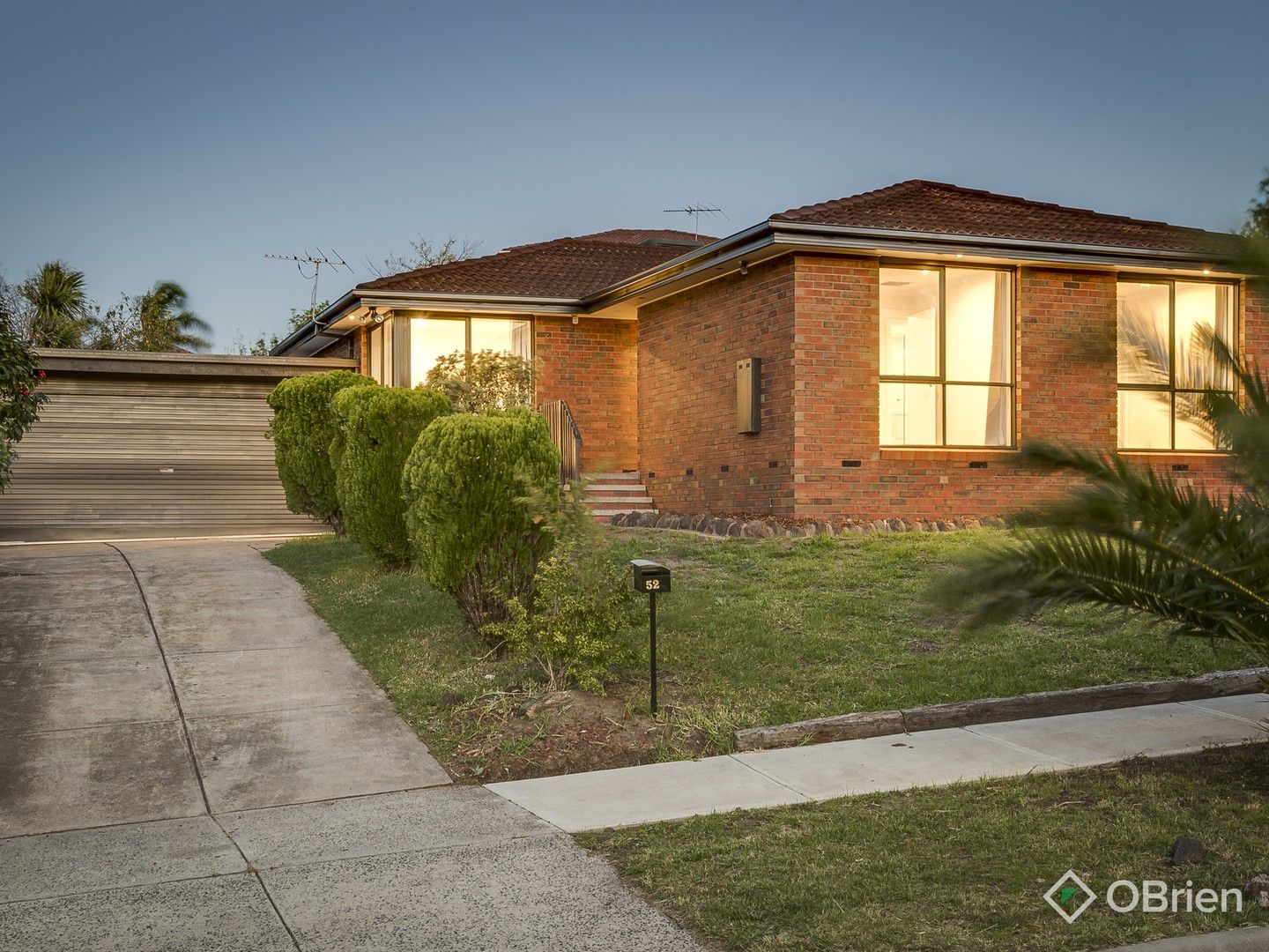3 bedrooms House in 52 Monteith Crescent ENDEAVOUR HILLS VIC, 3802