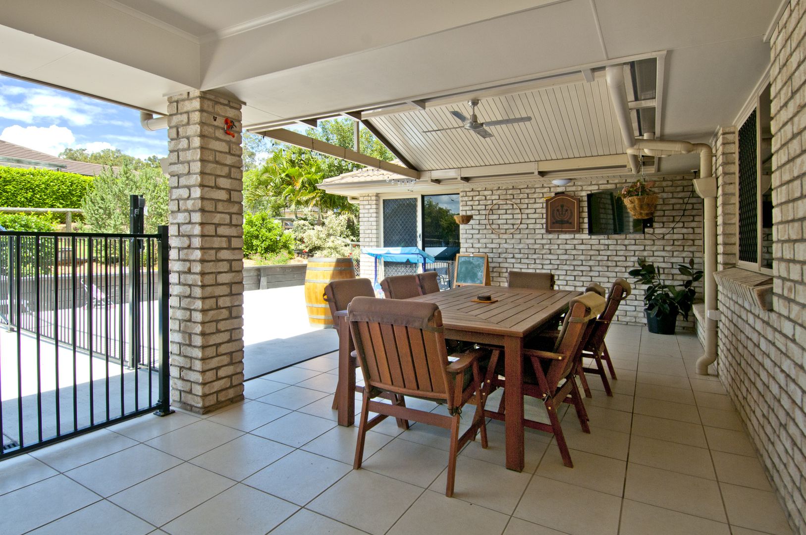 38 Carrigan Way, Gleneagle QLD 4285, Image 2