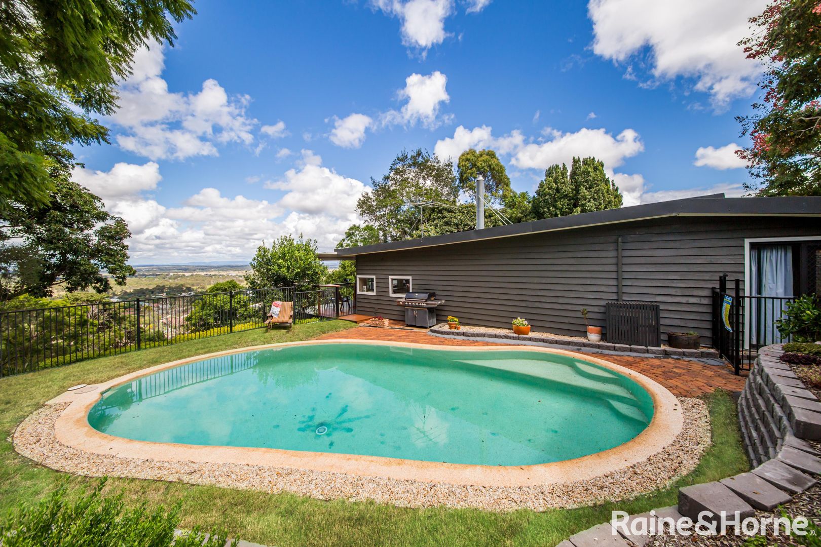 17 Coral Street, Kingaroy QLD 4610, Image 2