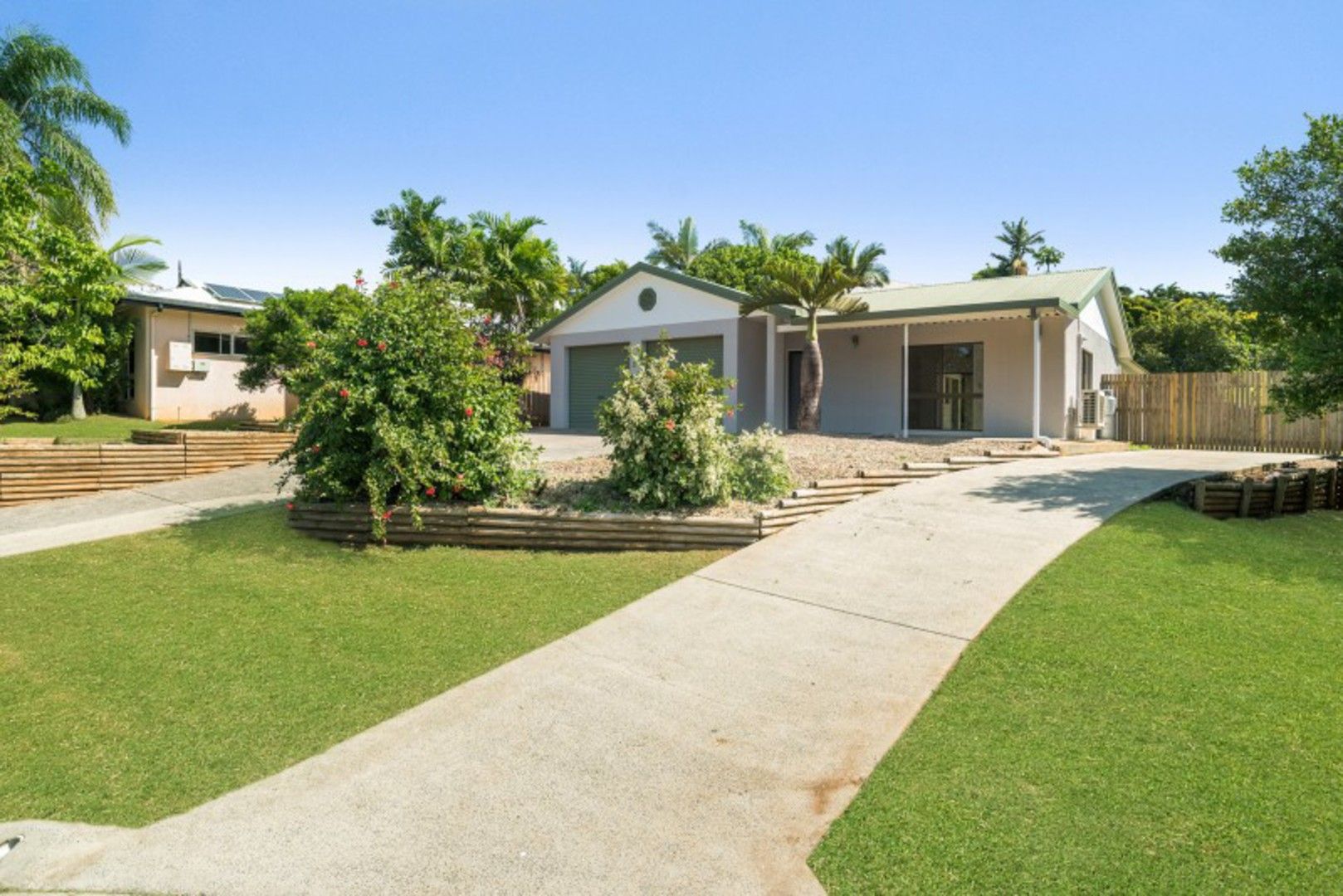 3 bedrooms House in 17 Dugong Close BENTLEY PARK QLD, 4869