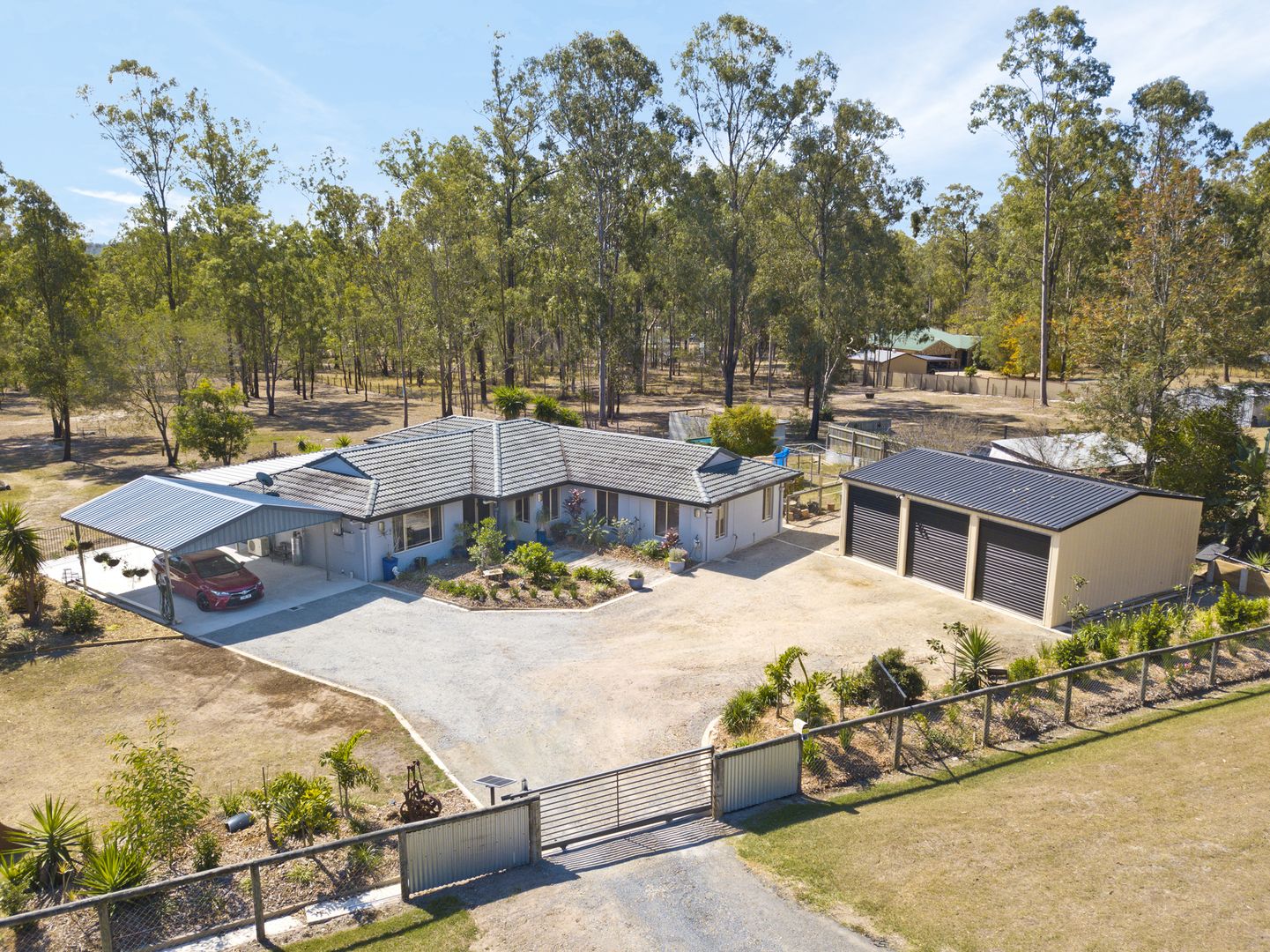 307311 Bushman Drive, Flagstone Property History & Address Research