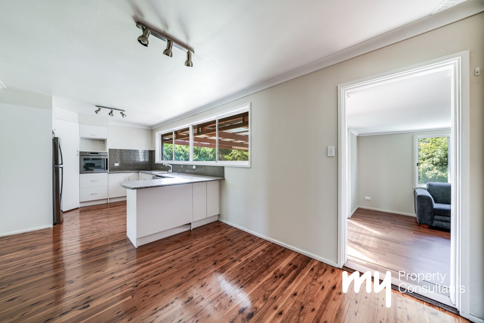 10 Tuglow Place, Leumeah NSW 2560, Image 2