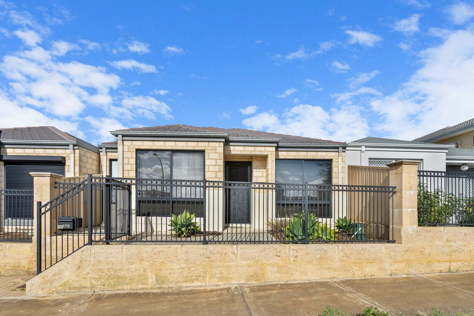 3 bedrooms House in 129 Millbrook Avenue BERTRAM WA, 6167