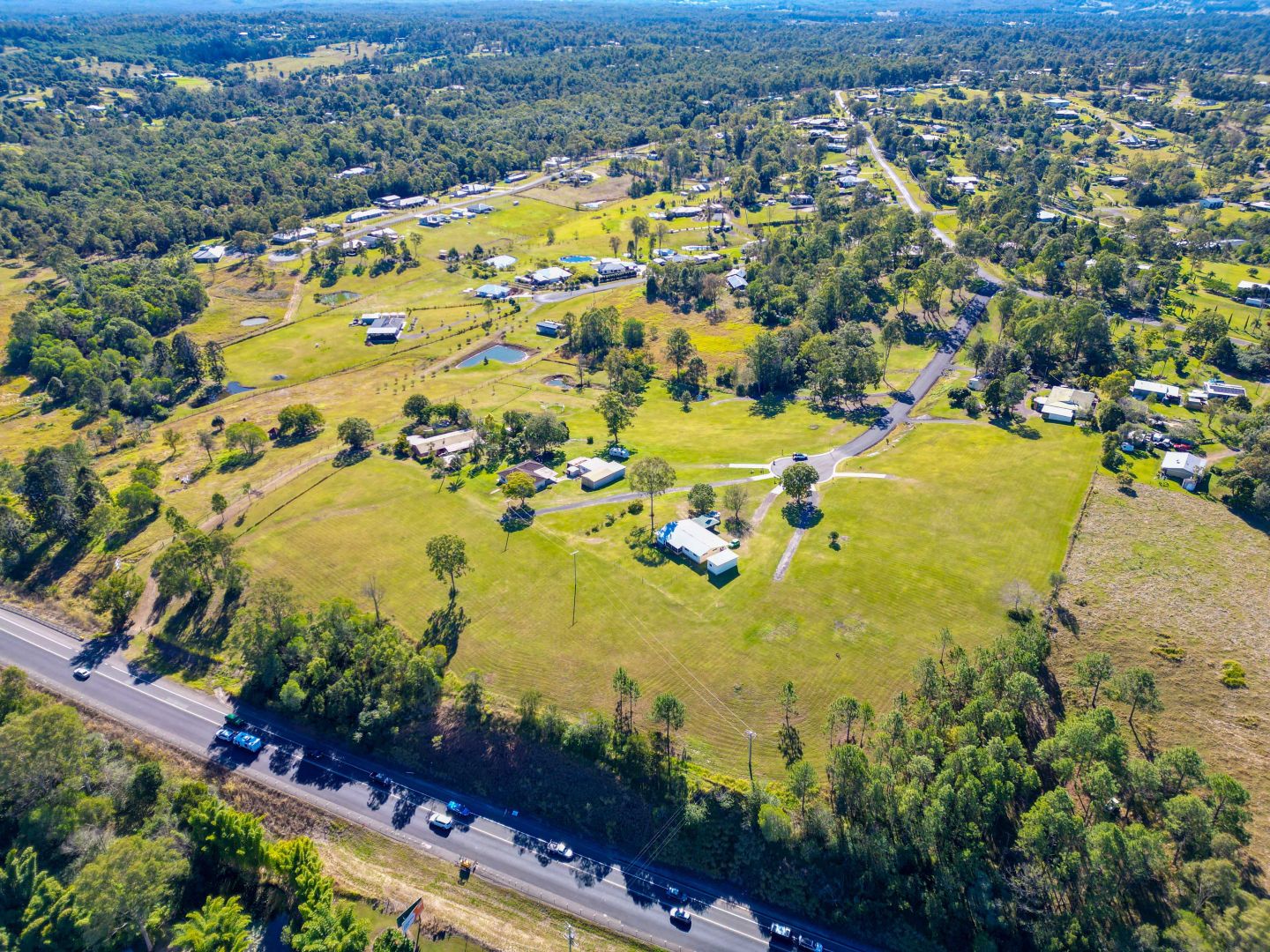 24b Crisp View Rd, Chatsworth QLD 4570, Image 2