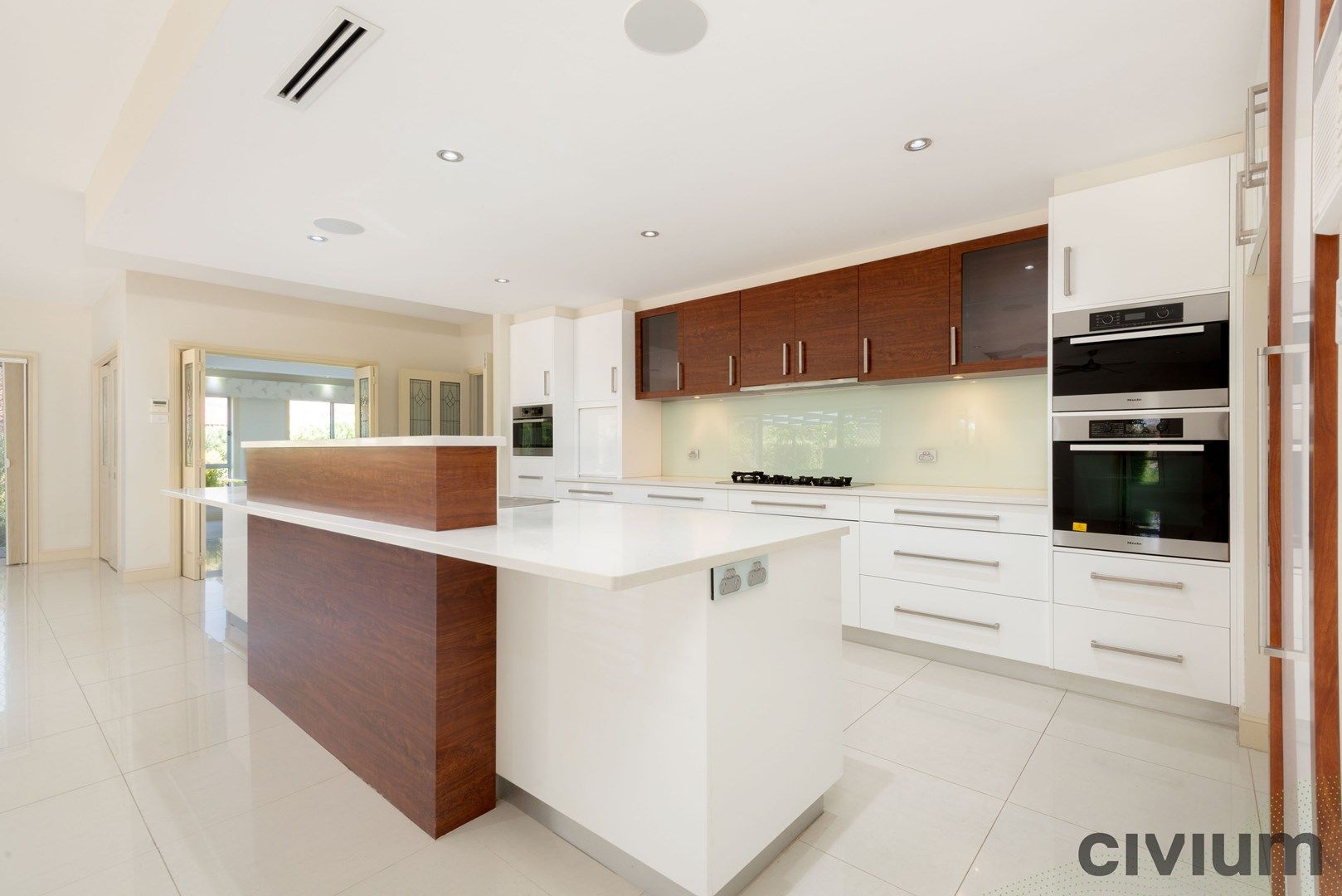 6 bedrooms House in 23 Timbarra Street O'MALLEY ACT, 2606