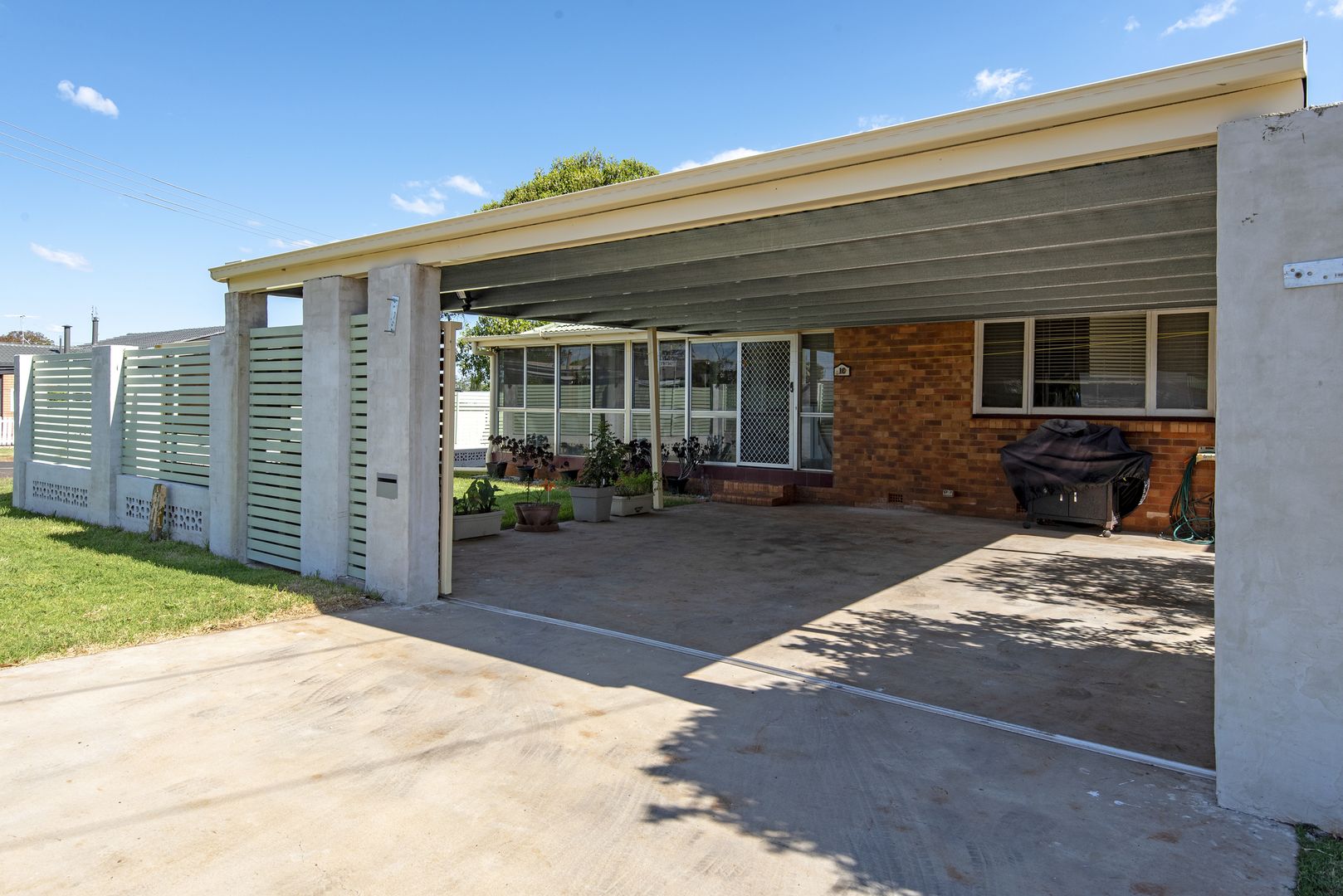 10 Friend Street, Harristown QLD 4350, Image 2