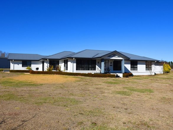 36 Glen Legh Road, Glen Innes NSW 2370