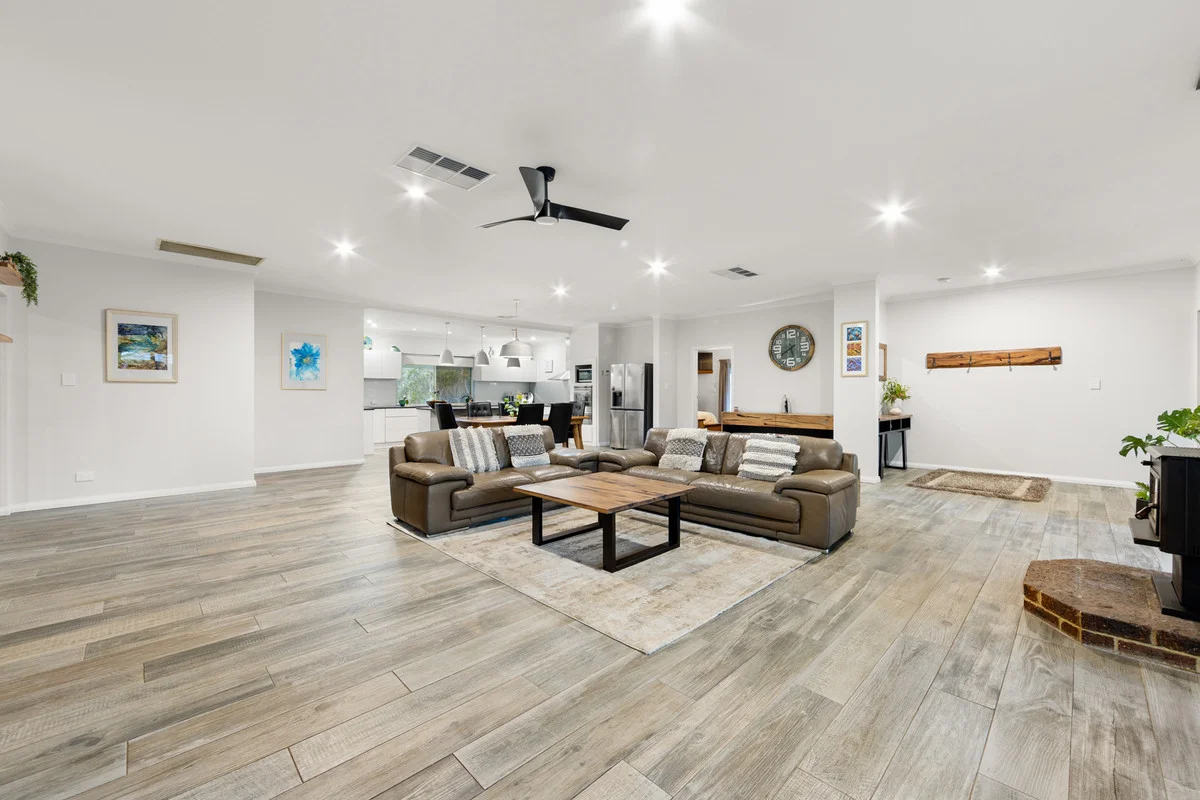 Additional image 8 of 33 Tuart Close, Stake Hill WA 6181