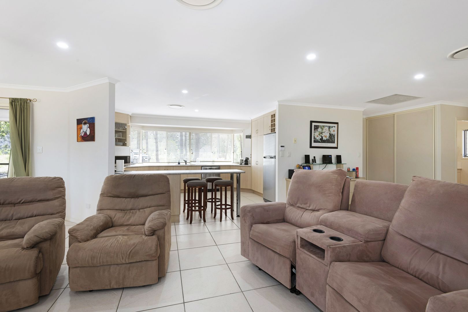 291 Malvern Dr, Moore Park Beach QLD 4670, Image 2