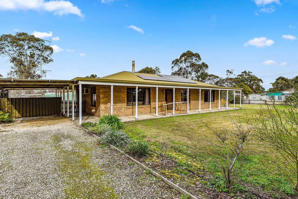 8 Waring Street East, Tarpeena SA 5277, Image 1