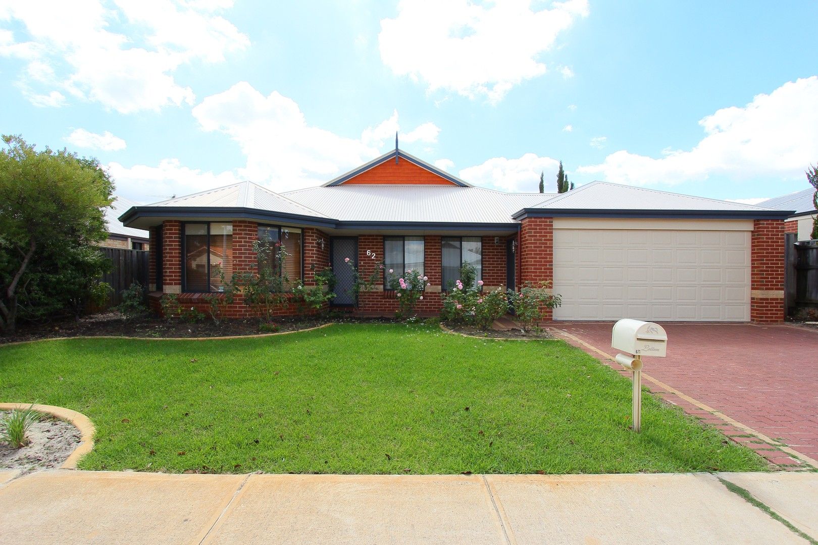 4 bedrooms House in 62 Delmage Circle ELLENBROOK WA, 6069